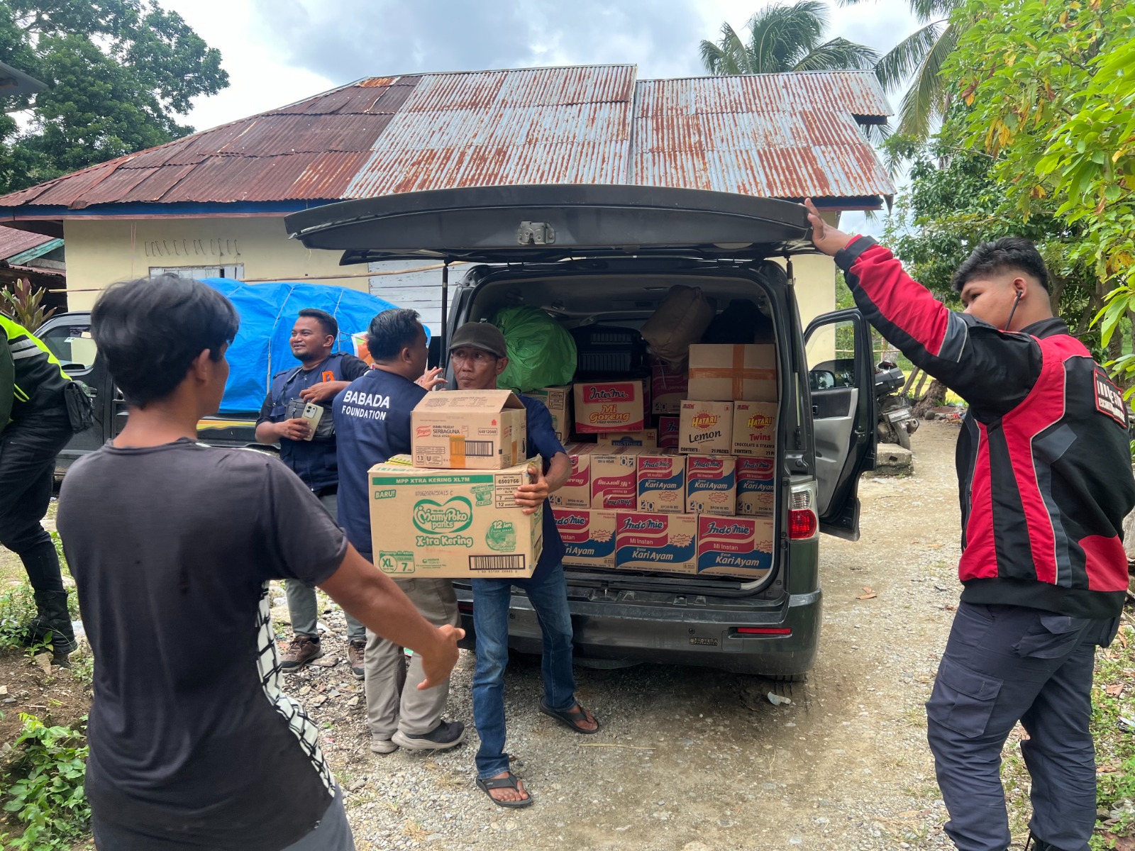 Babada Foundation Salurkan Bantuan Bencana ke Tiga Posko di Sumatra Barat