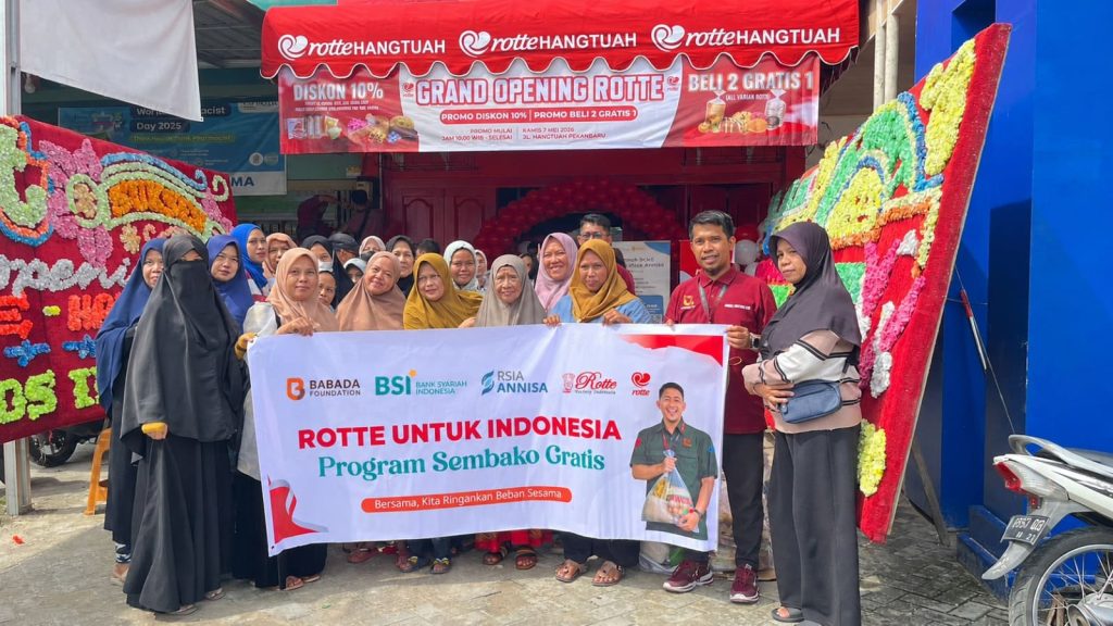 Grand Opening di Jalan Hangtuah, Rotte Plus Langsung Gelar Bansos Sembako dan Cek Kesehatan Gratis untuk Warga Kurang Mampu