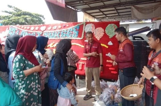 Babada Foundation menghadirkan layanan kesehatan gratis dan pembagian sembako pada grand opening New Rotte Plus di Pekanbaru.