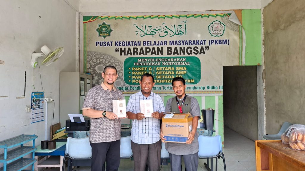 Ketua Yayasan Babada Indonesia Mulia, Ustadz Ray Hughes, melakukan kunjungan silaturahmi ke PKBM Harapan Bangsa yang dipimpin oleh Ustadz Edi Susilo, berlokasi di Jl. Suka Karya, Panam, pada hari ini.