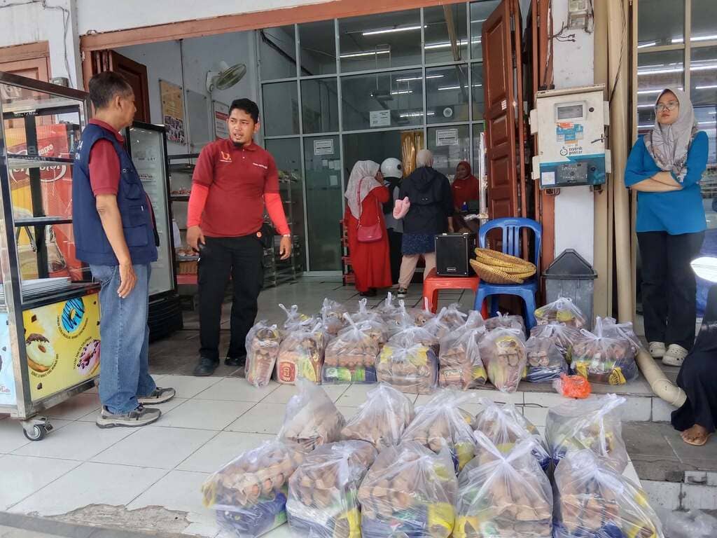 Babada Foundation menggelar bazar minyak goreng, telur, dan beras murah di Duri dan Dumai untuk membantu masyarakat memenuhi kebutuhan pokok.